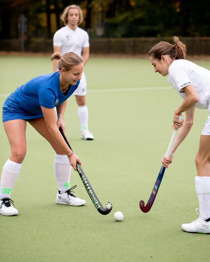 Veldhockeywedstrijd tijdens een multisportontdekking